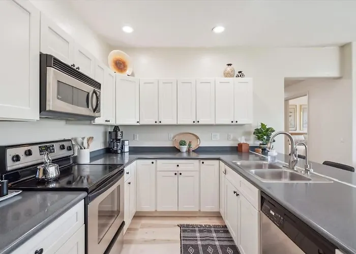 Panorama View - Mountain Views - Community Pool *